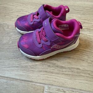 Saucony Kids Sneakers in Purple and Pink
